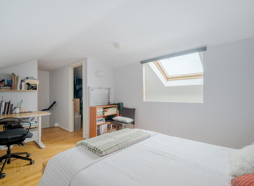 6 Lesley Mews, 19 Church View, Holywood, BT18 9DP