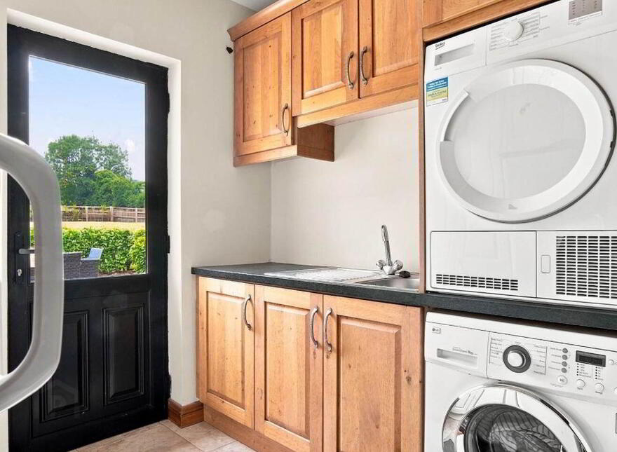 Residence On 11.85 Acres Blackhill, Kill, W91R8PP