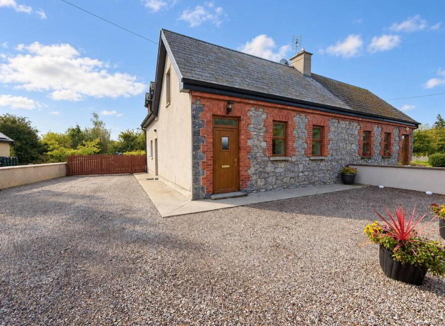 Abbeyville, Manister, Croom, V35E338 photo