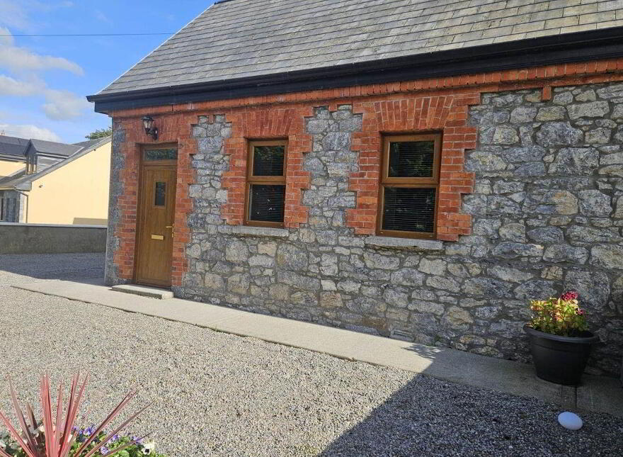 Abbeyville, Manister, Croom, V35E338