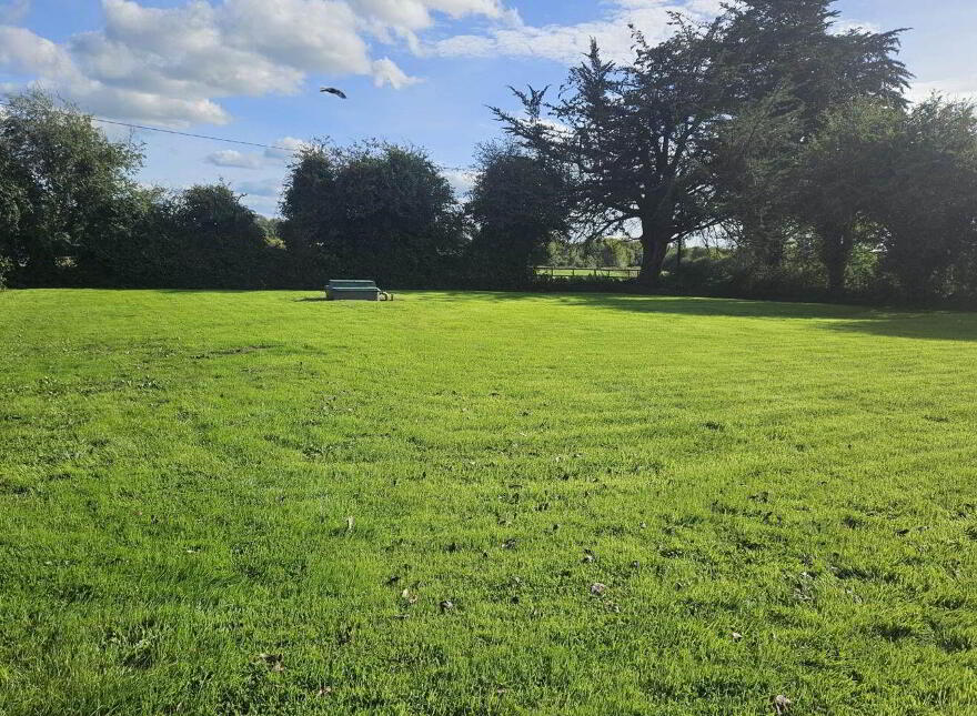 Abbeyville, Manister, Croom, V35E338