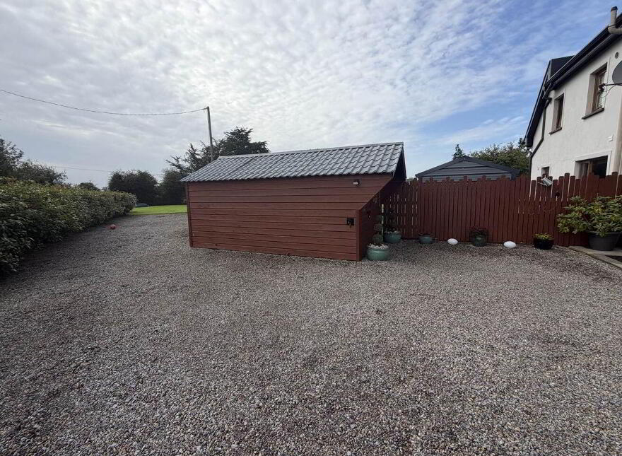 Abbeyville, Manister, Croom, V35E338