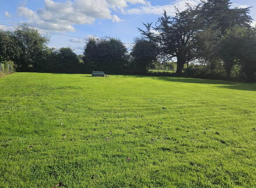 Abbeyville, Manister, Croom, V35E338
