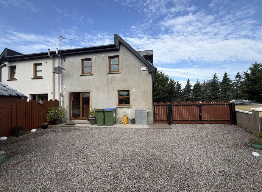 Abbeyville, Manister, Croom, V35E338