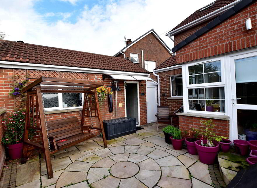 20 Strangford Heights, Newtownards, BT23 8ND