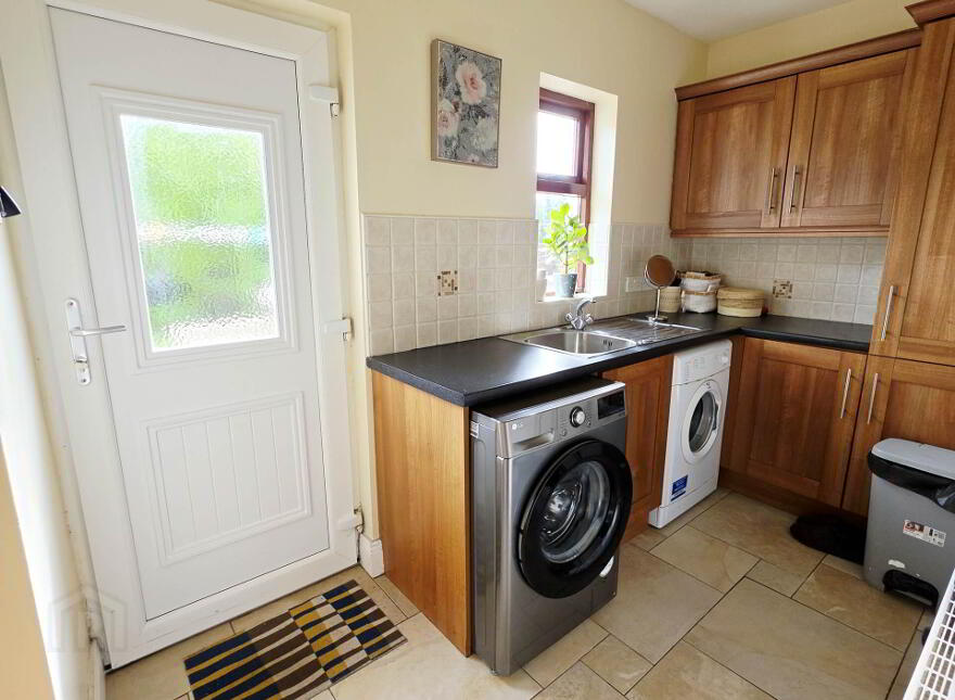 4 Drumlin Court, Enniskillen, BT74 5LF