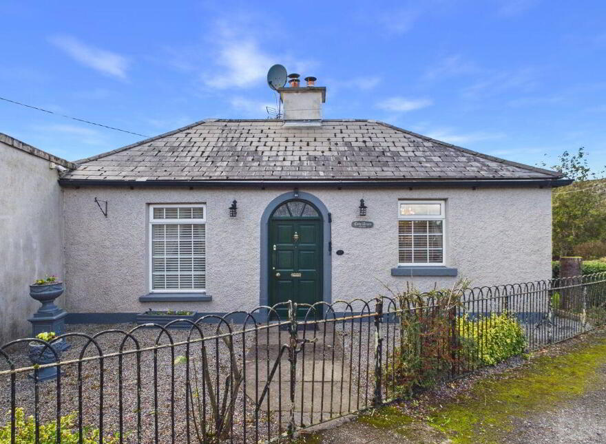 The Gate Lodge, Molesworth Street, Daingean, R35W242 photo