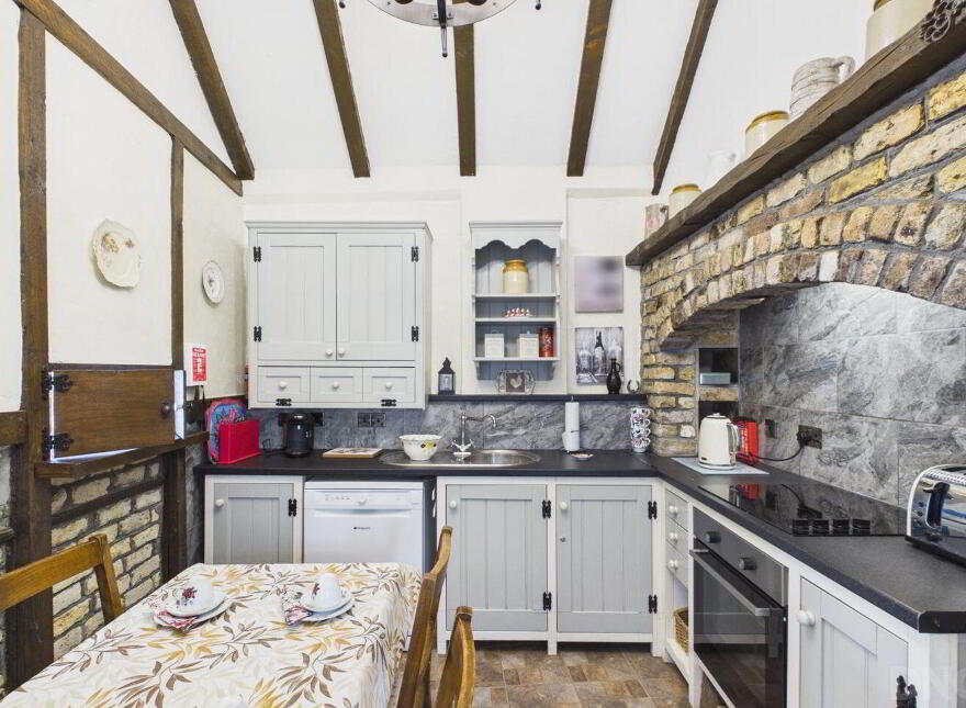 The Gate Lodge, Molesworth Street, Daingean, R35W242