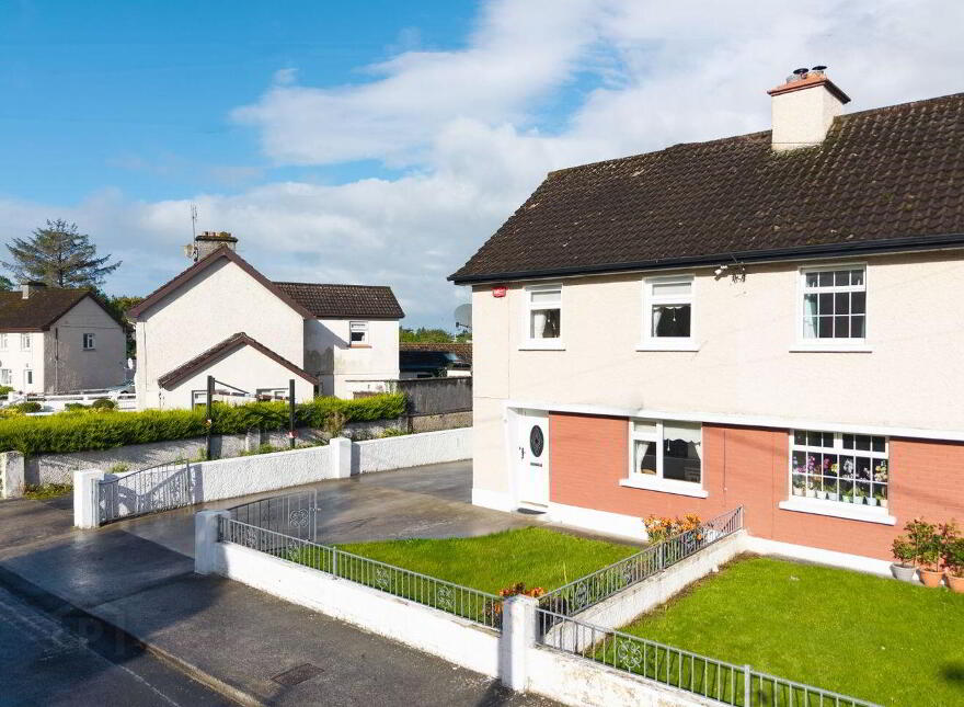 15 Saint Patricks Avenue, Castlebar, F23K651