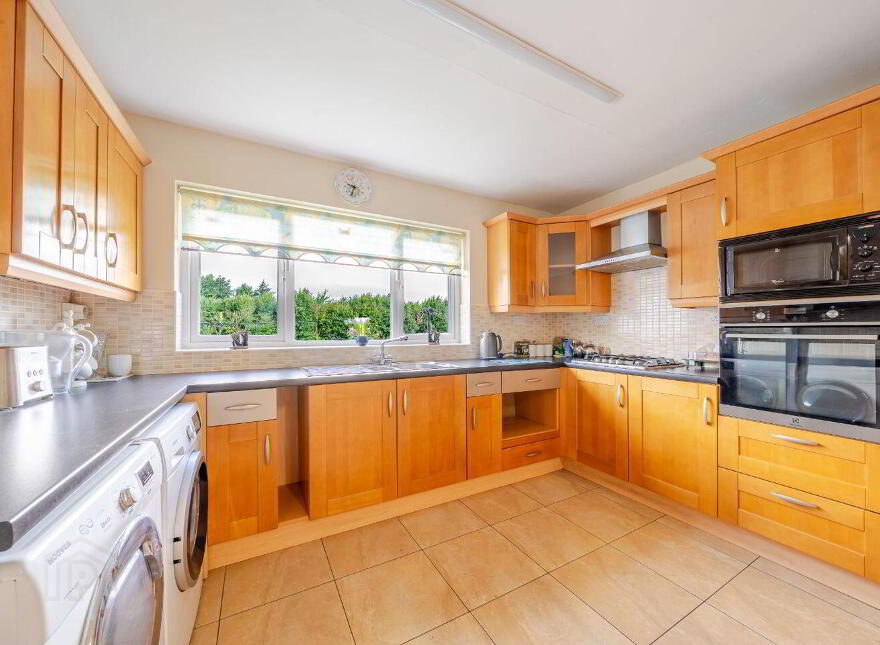 15 Saint Patricks Avenue, Castlebar, F23K651