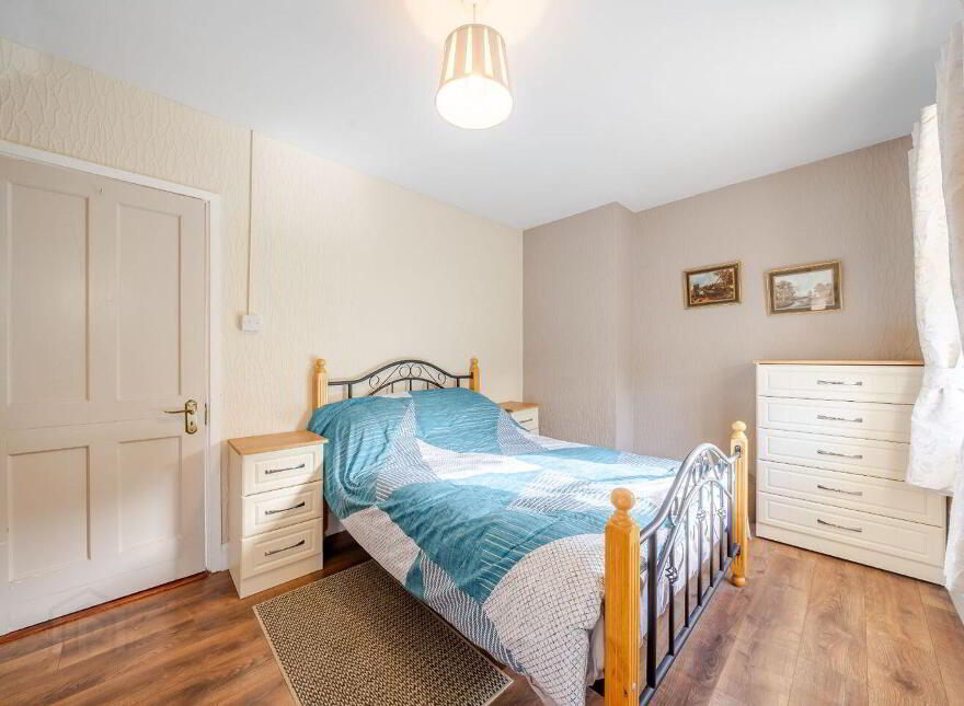 15 Saint Patricks Avenue, Castlebar, F23K651
