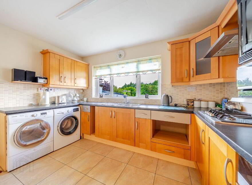 15 Saint Patricks Avenue, Castlebar, F23K651