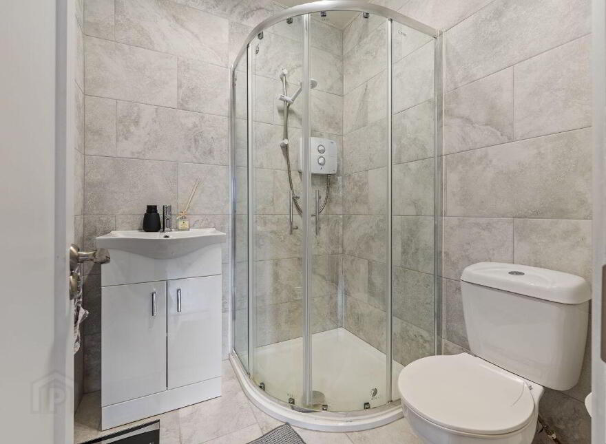 10 The Meadows, Classes Lake, Ballincollig, P31P406