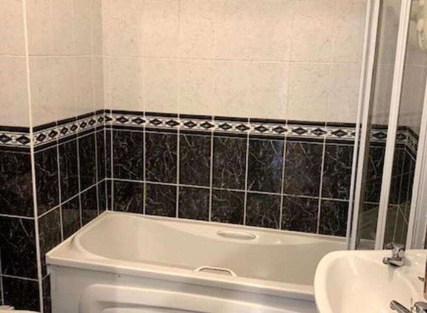 Apartment 165 Cluain Riocaird, Headford Road, H91NR70