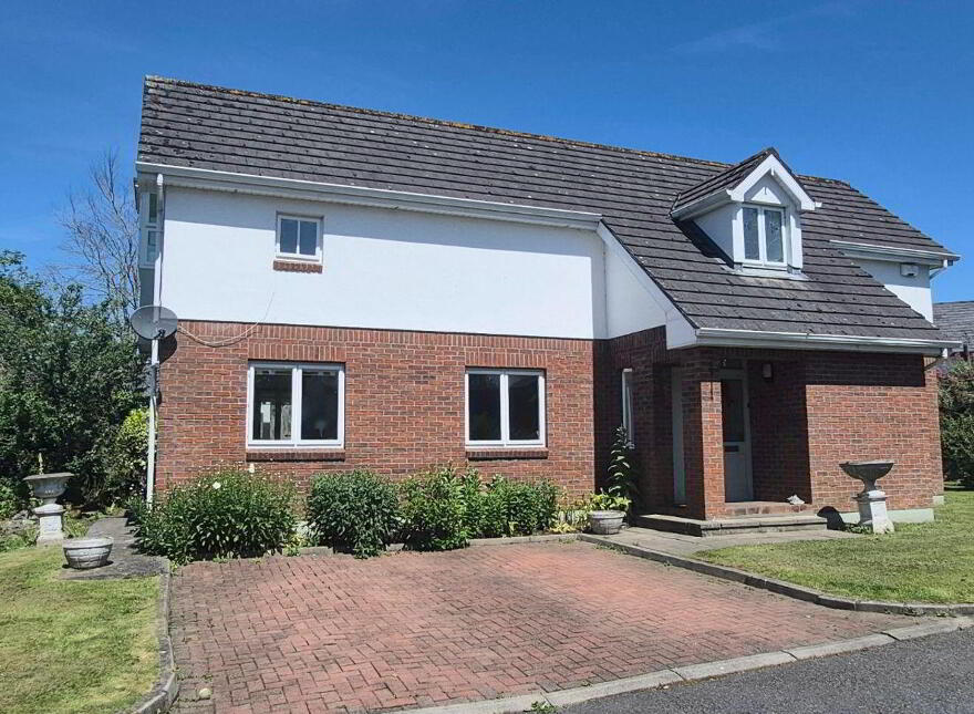Cumberland Gardens, Emmet Street, Birr, R42Y725 photo