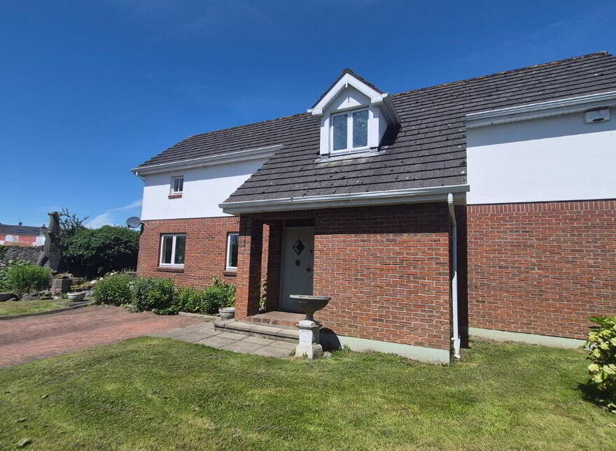 Cumberland Gardens, Emmet Street, Birr, R42Y725