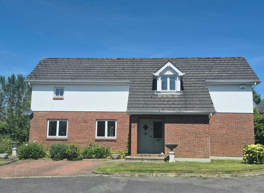 Cumberland Gardens, Emmet Street, Birr, R42Y725