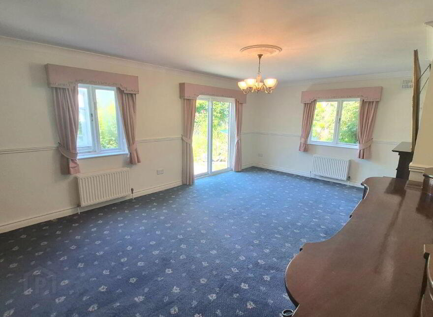 Cumberland Gardens, Emmet Street, Birr, R42Y725