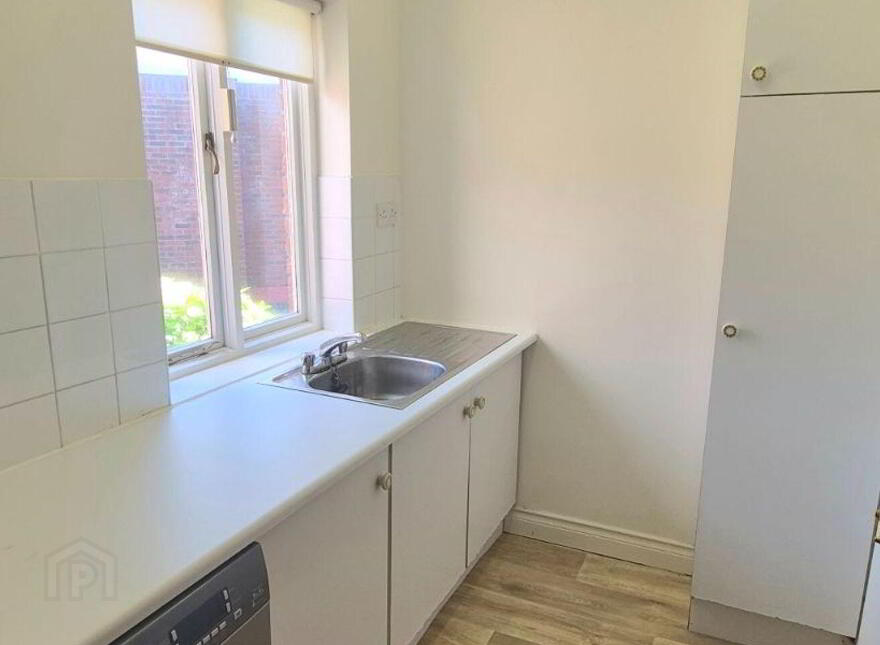 Cumberland Gardens, Emmet Street, Birr, R42Y725