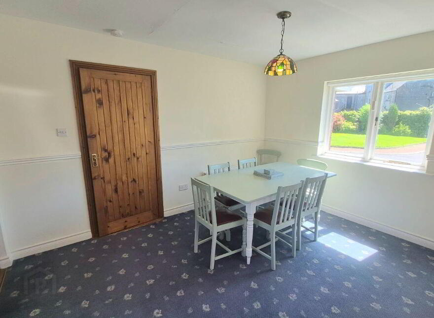 Cumberland Gardens, Emmet Street, Birr, R42Y725
