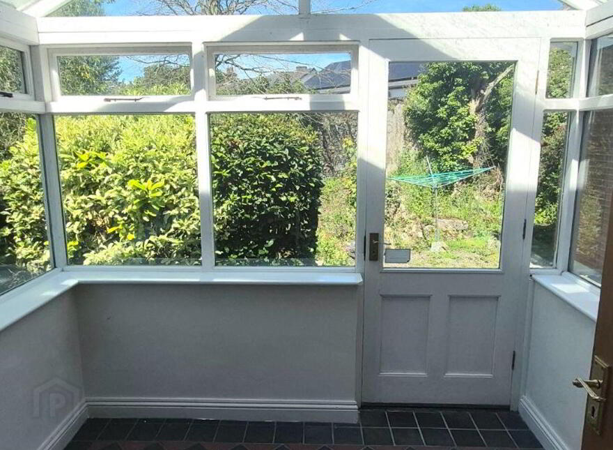Cumberland Gardens, Emmet Street, Birr, R42Y725