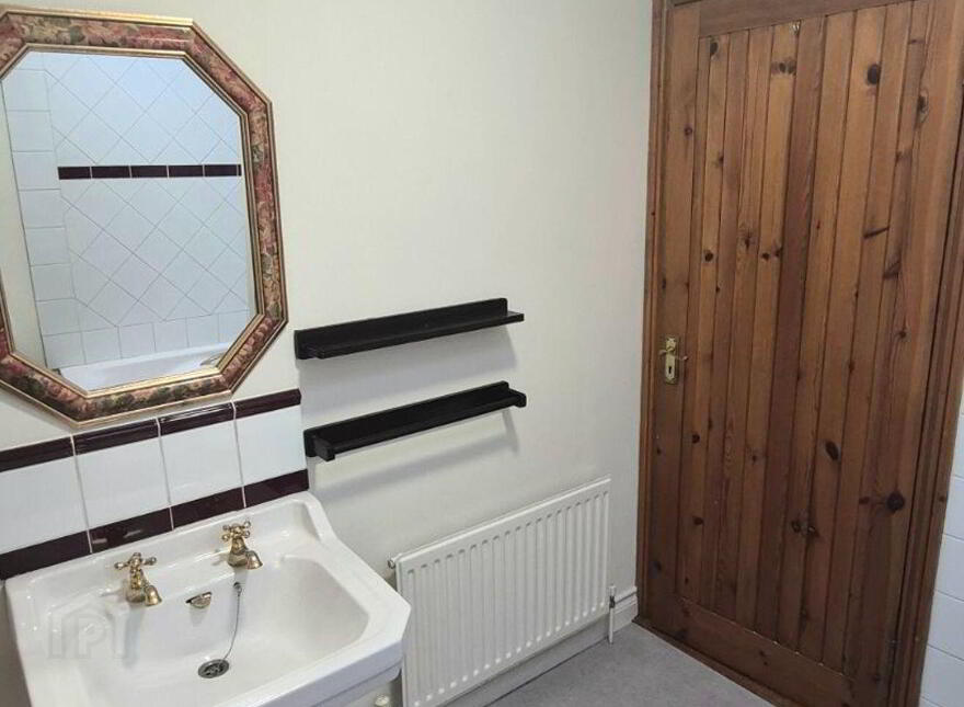 Cumberland Gardens, Emmet Street, Birr, R42Y725