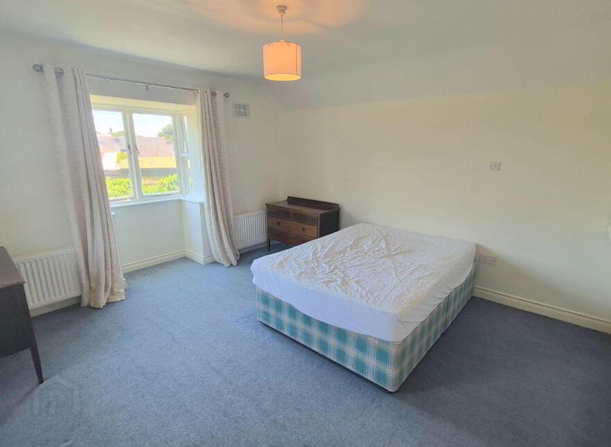 Cumberland Gardens, Emmet Street, Birr, R42Y725