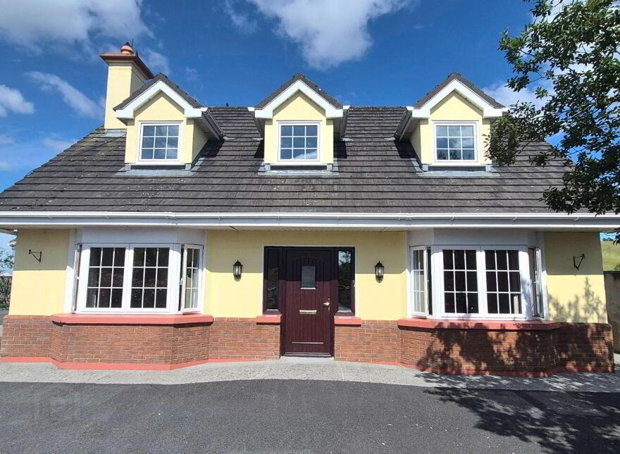 9 Hillside, Birr, R42X886 photo