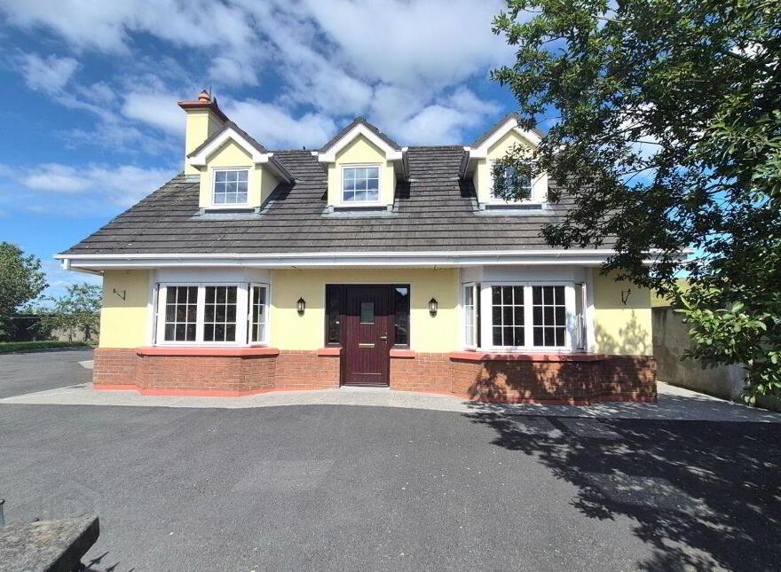 9 Hillside, Birr, R42X886