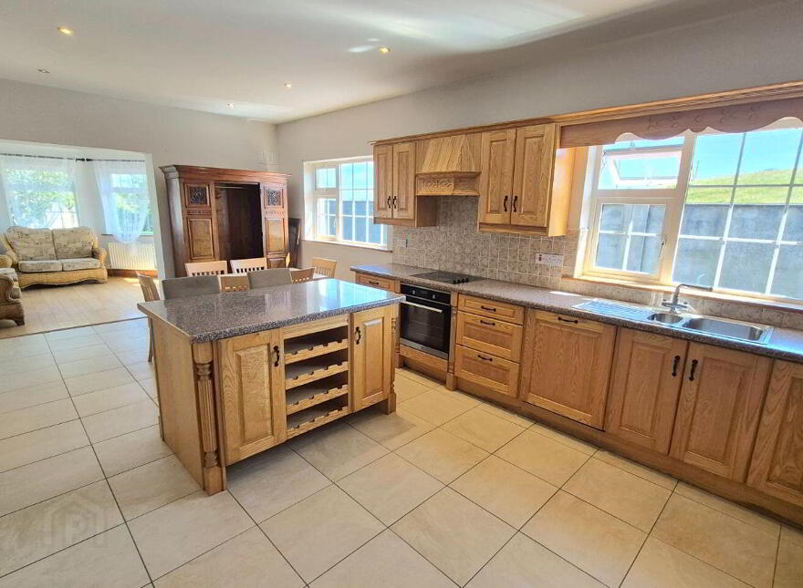 9 Hillside, Birr, R42X886
