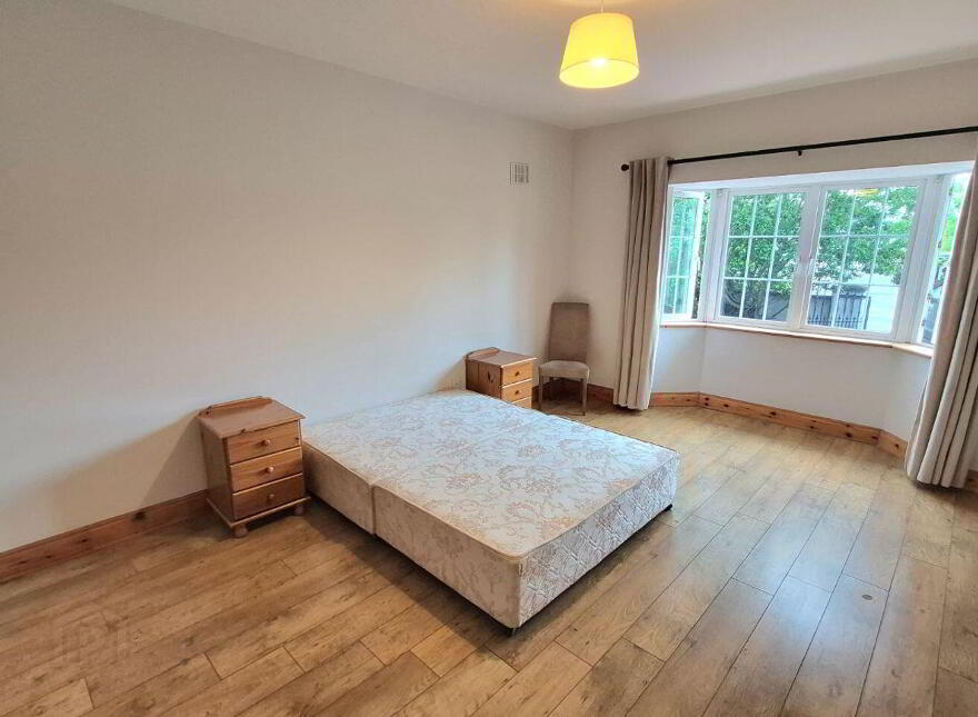 9 Hillside, Birr, R42X886