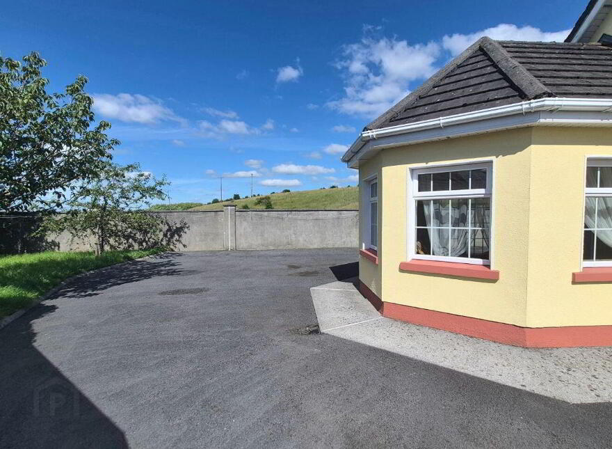 9 Hillside, Birr, R42X886