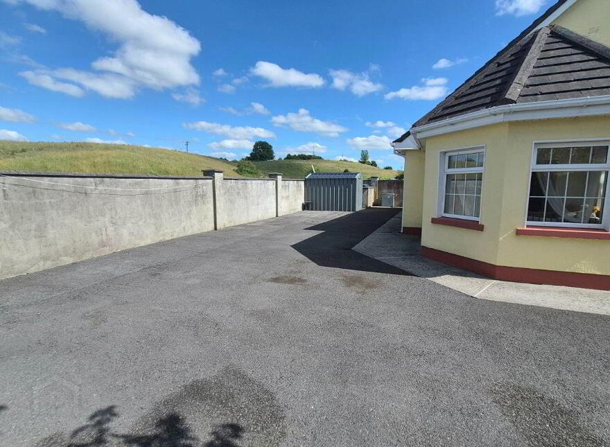 9 Hillside, Birr, R42X886