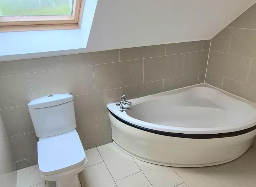 9 Hillside, Birr, R42X886