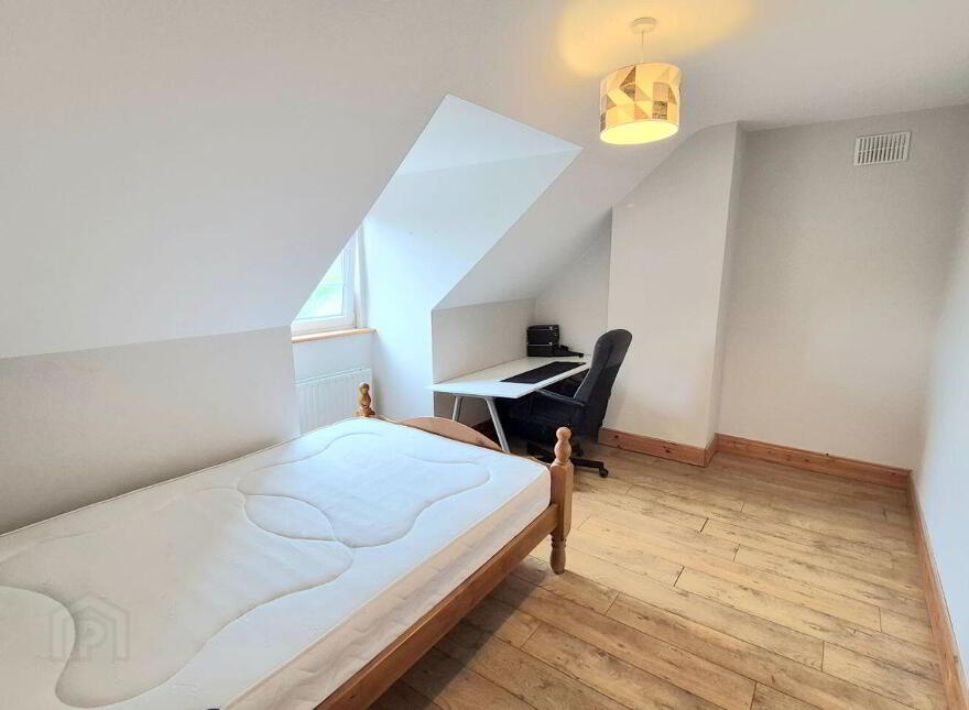 9 Hillside, Birr, R42X886