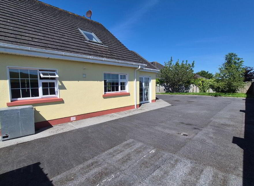 9 Hillside, Birr, R42X886