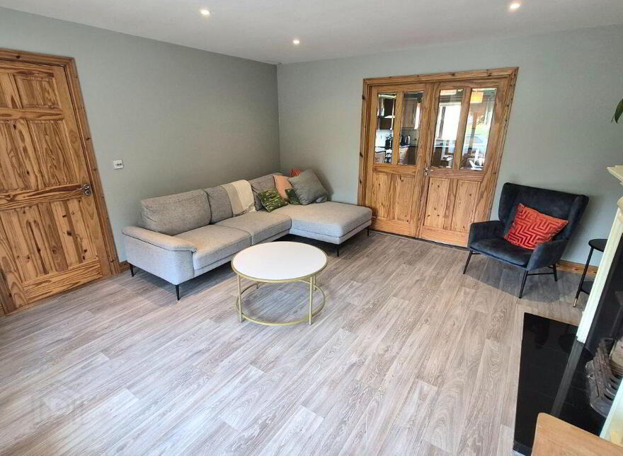 10 Corr Na Meala, Birr, R42DP65