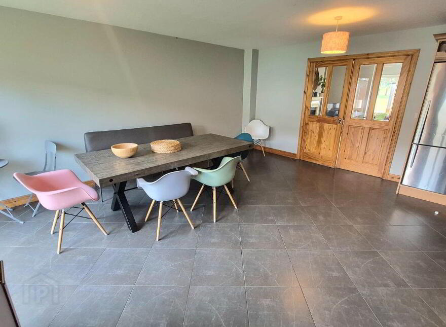 10 Corr Na Meala, Birr, R42DP65