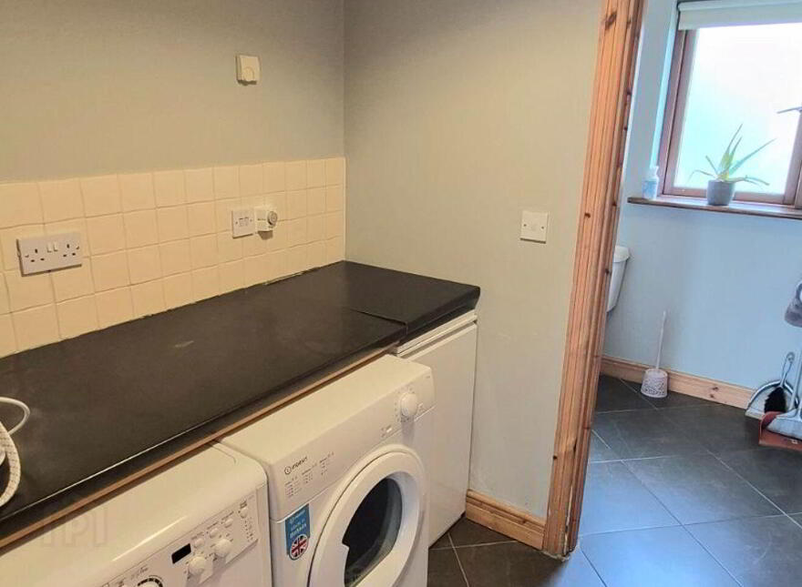 10 Corr Na Meala, Birr, R42DP65