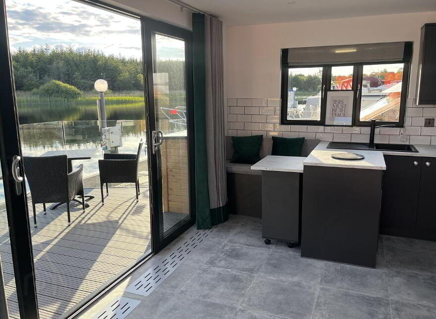 Athlone Docks, Athlone, N37F8R6