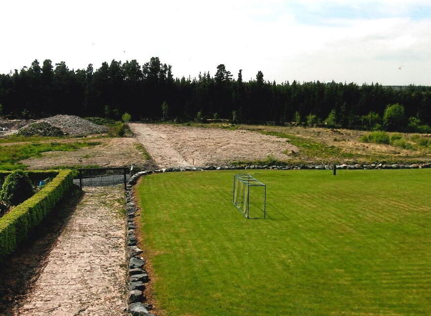 Tully Commons, Castlebar