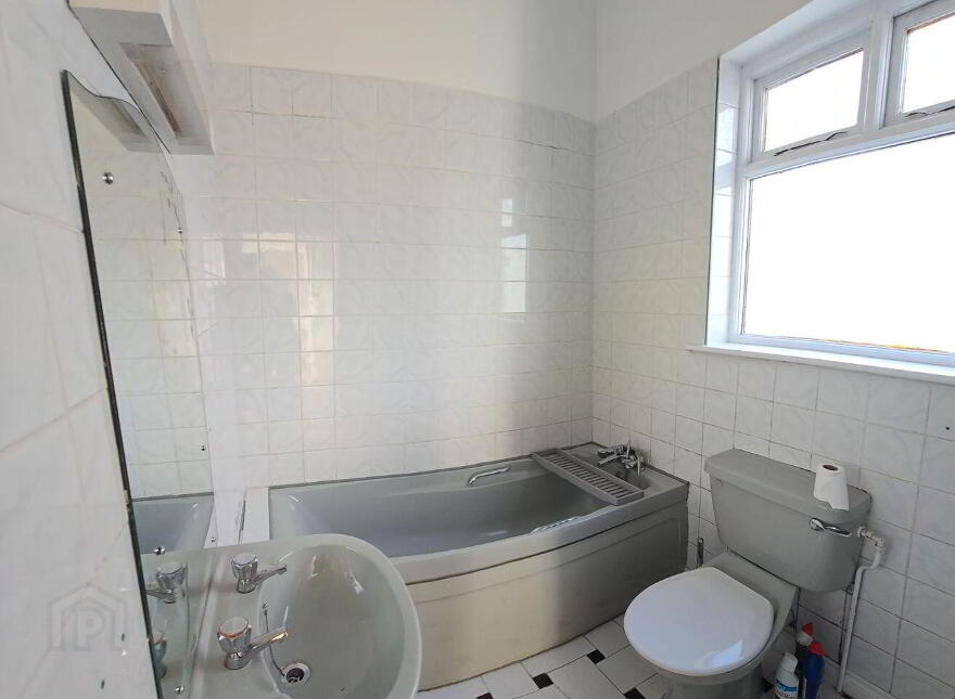 Newport Road, Castlebar, F23WD68