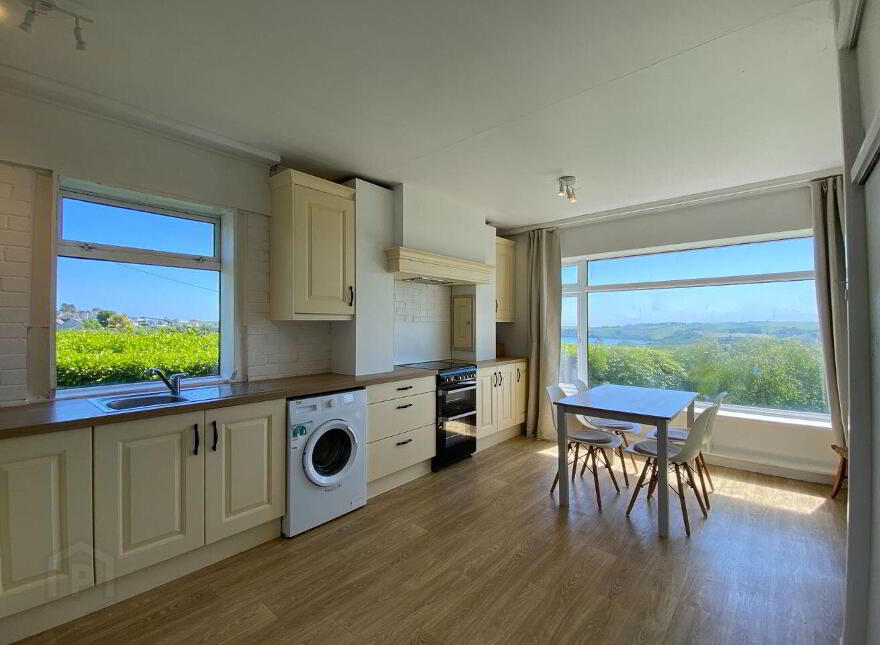 Muldron, Ardbrack, Kinsale, P17NV66