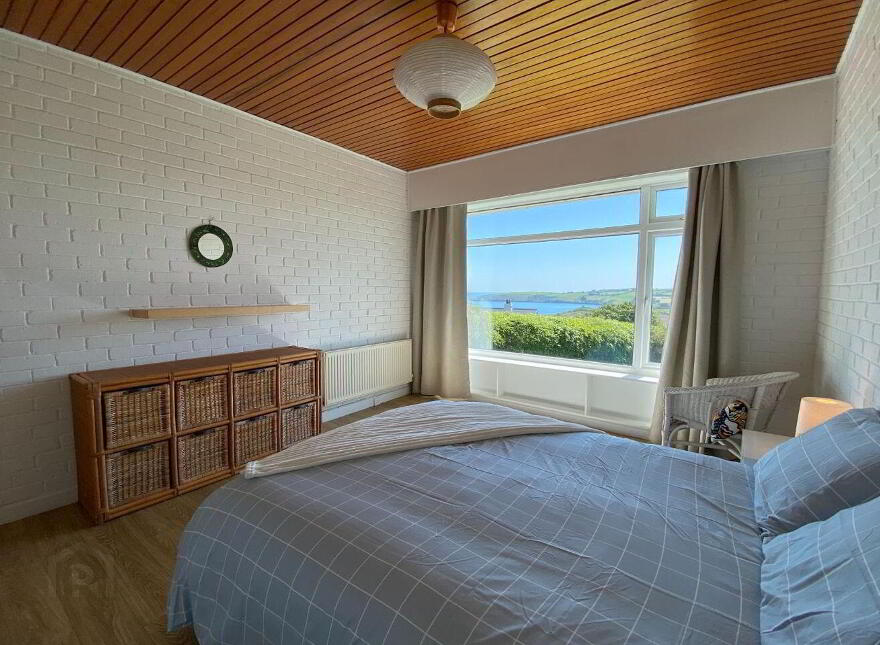 Muldron, Ardbrack, Kinsale, P17NV66