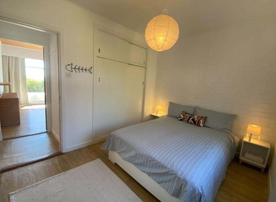 Muldron, Ardbrack, Kinsale, P17NV66