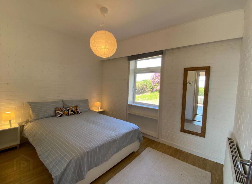Muldron, Ardbrack, Kinsale, P17NV66