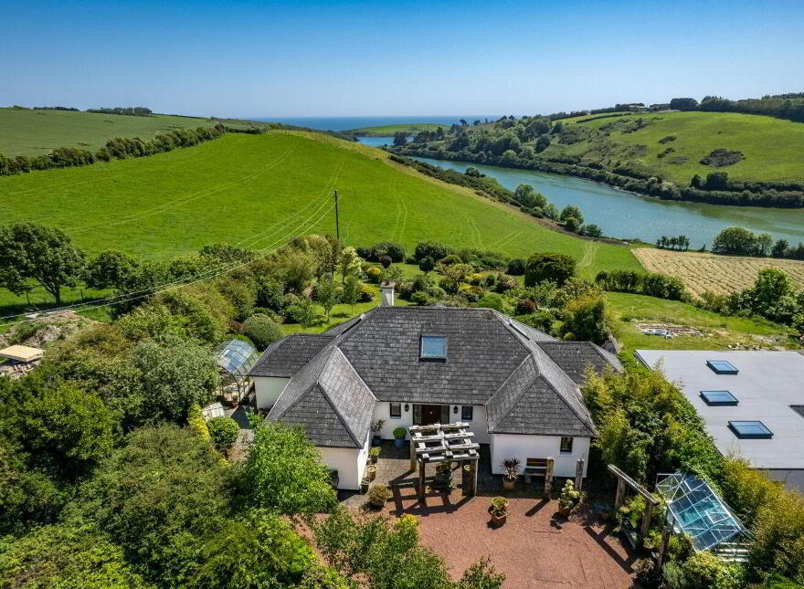 Castlelands, Castlepark, Kinsale, P17FR96 photo