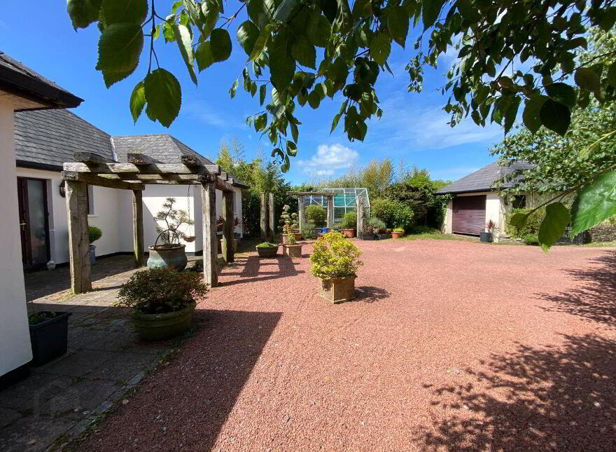 Castlelands, Castlepark, Kinsale, P17FR96