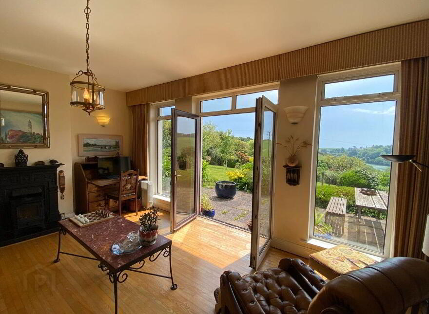 Castlelands, Castlepark, Kinsale, P17FR96