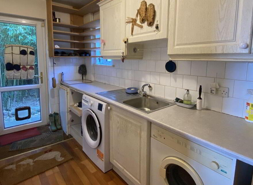 Castlelands, Castlepark, Kinsale, P17FR96